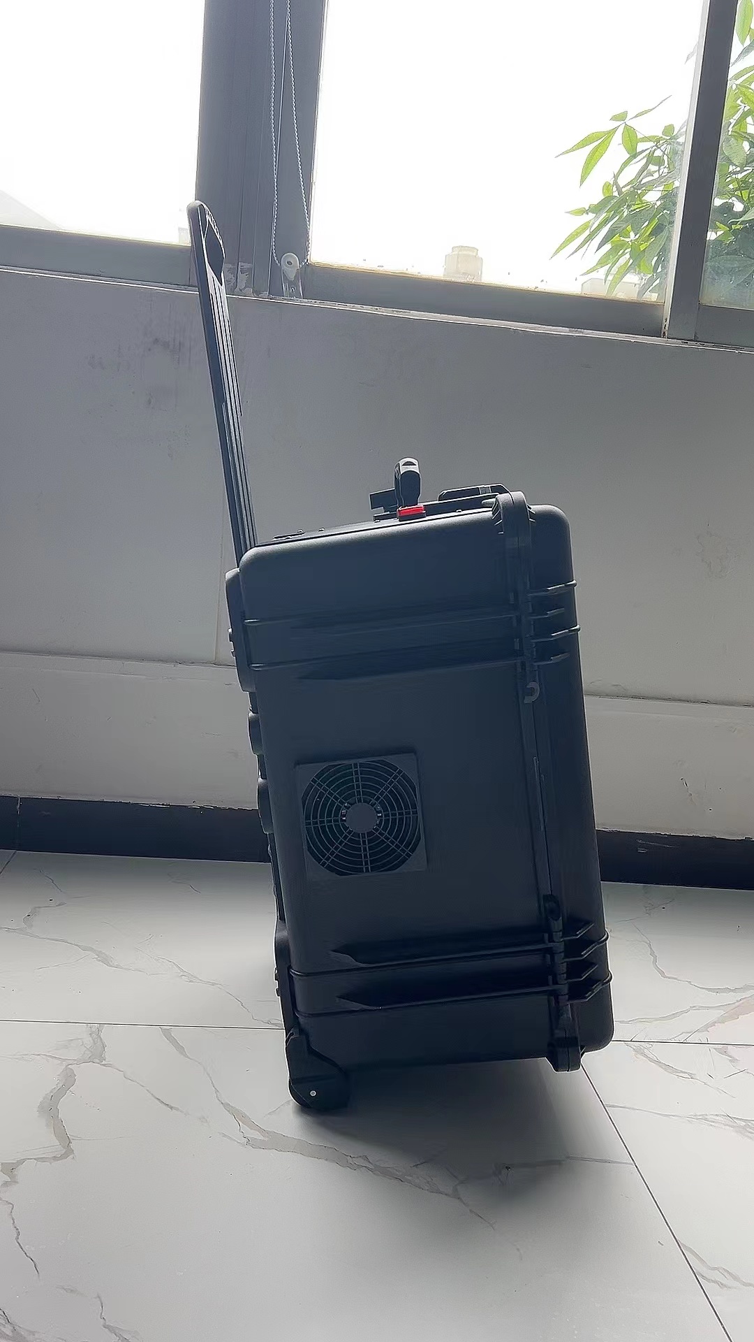 扎鲁特手拉箱型移动通信干扰器